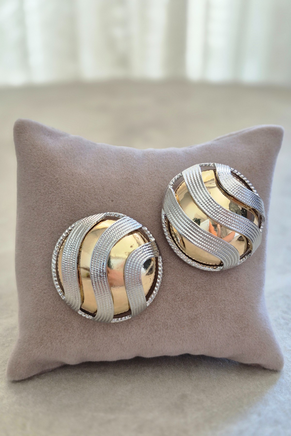 Büyük Tasarım Küpe