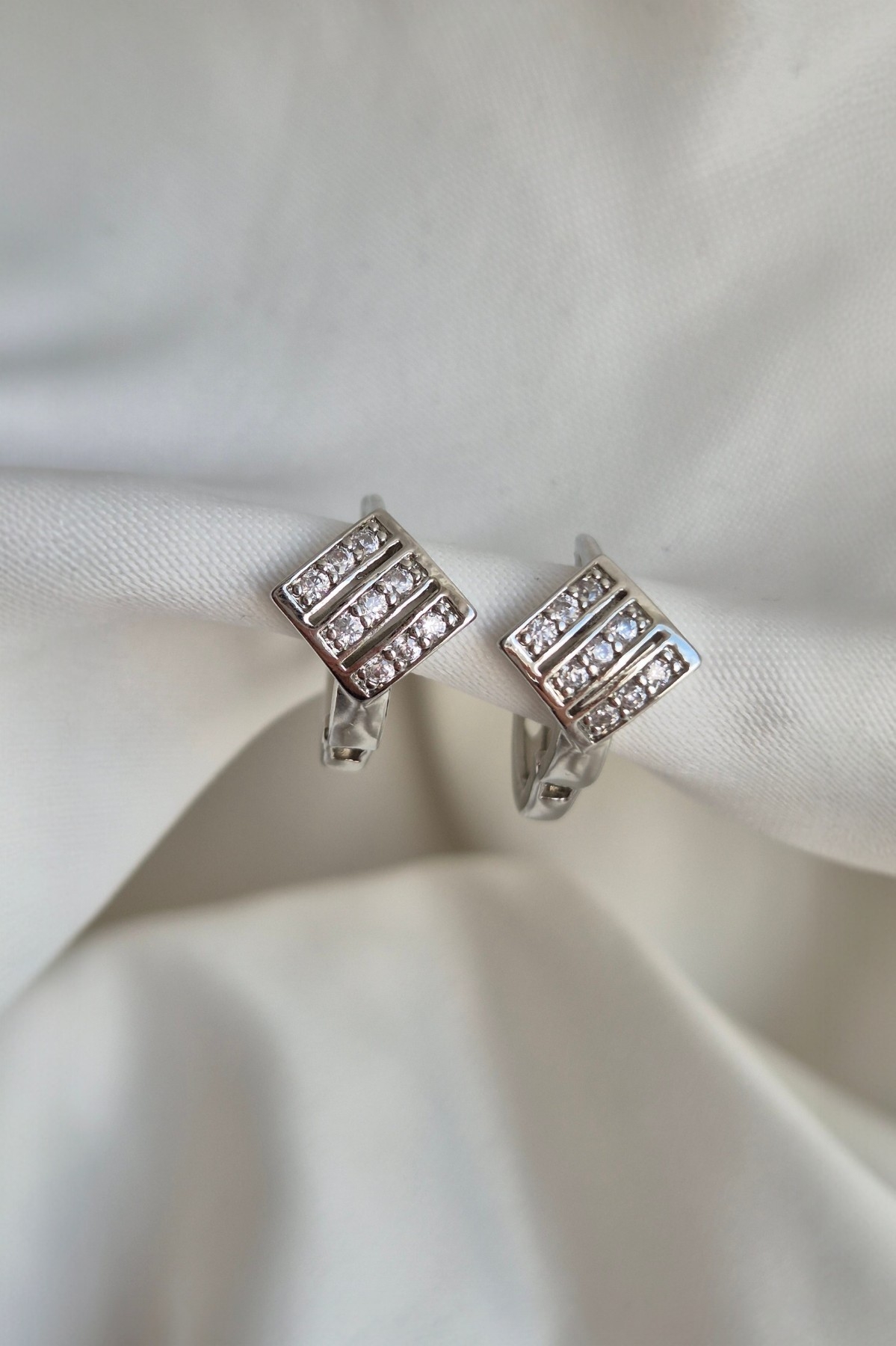 Çelik Gümüş Küpe