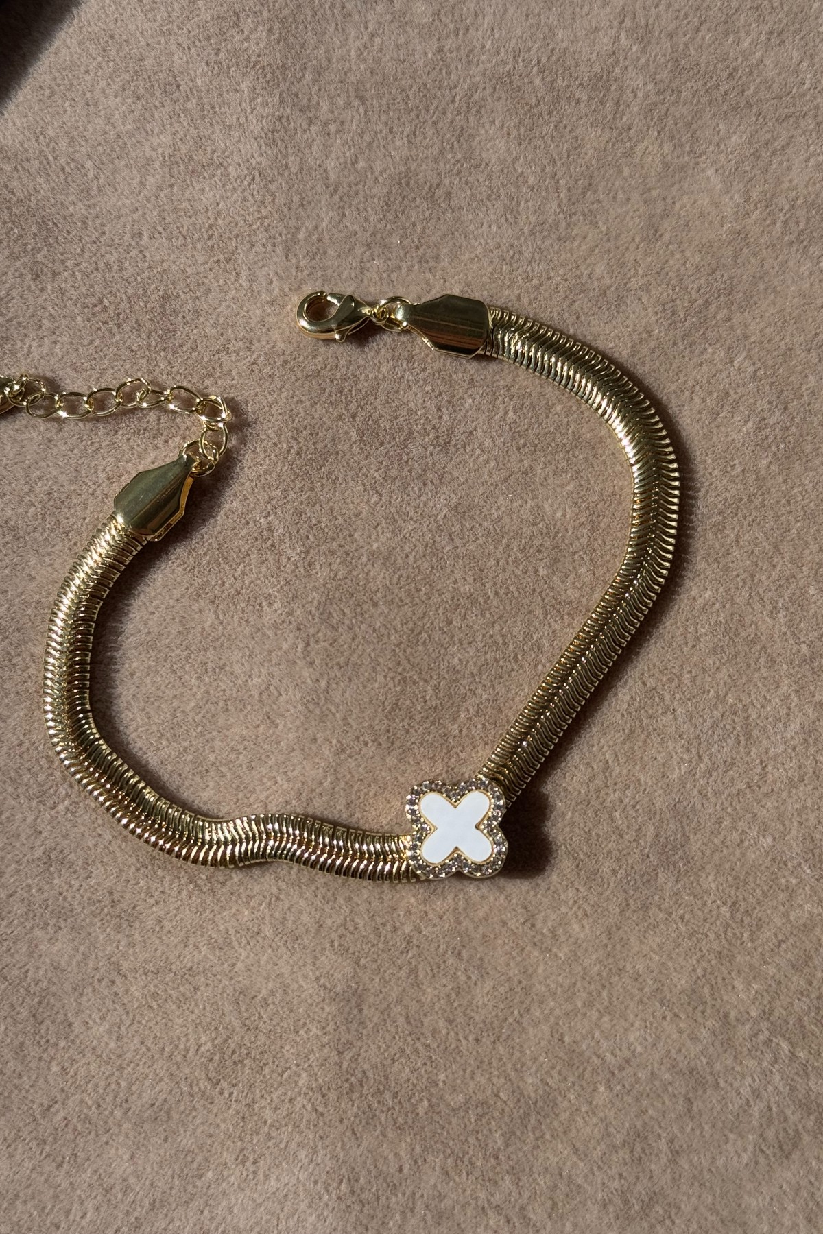 Yassı Sedefli Yonca Bileklik