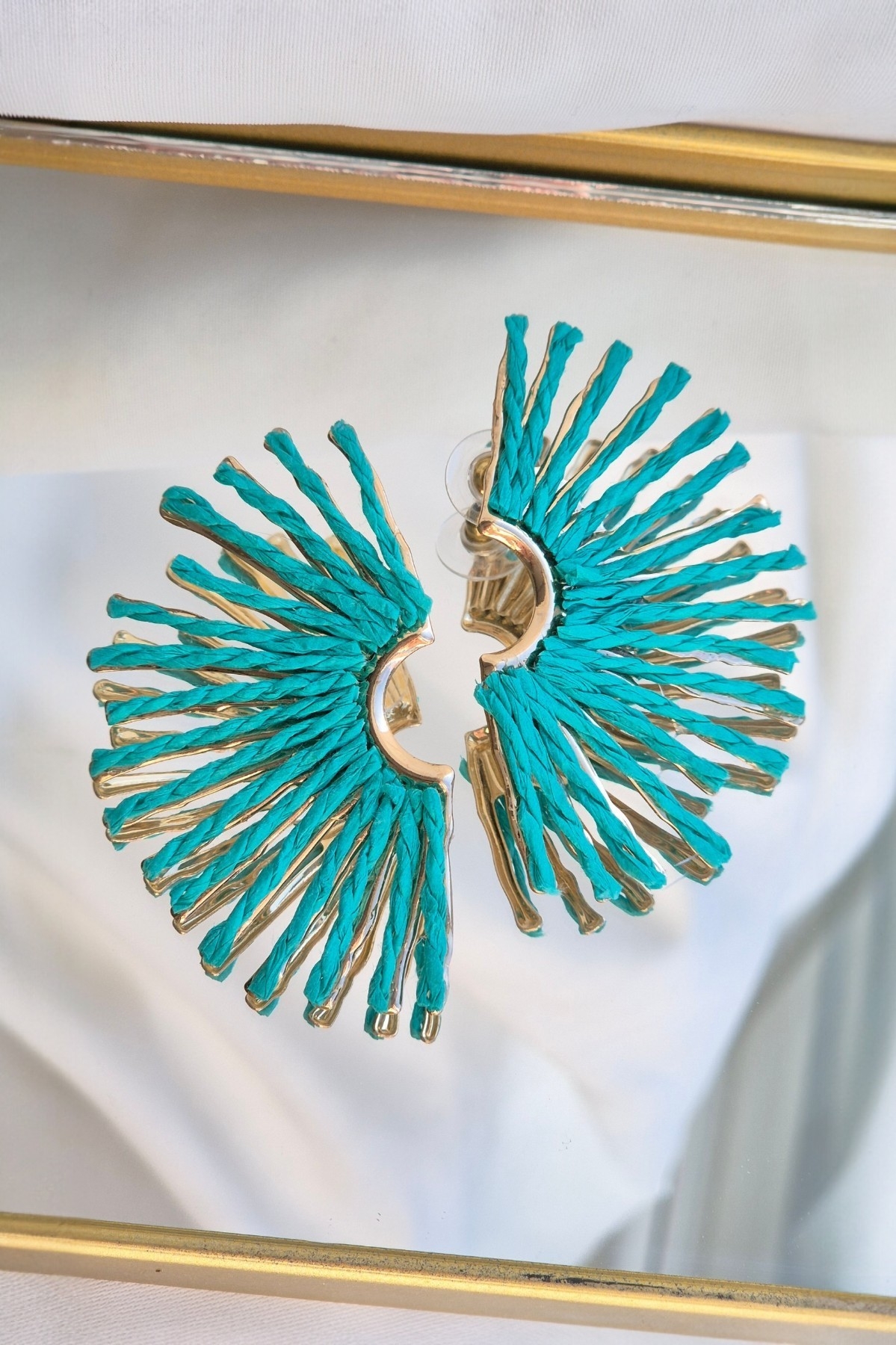 Yeşil Tasarım Küpe