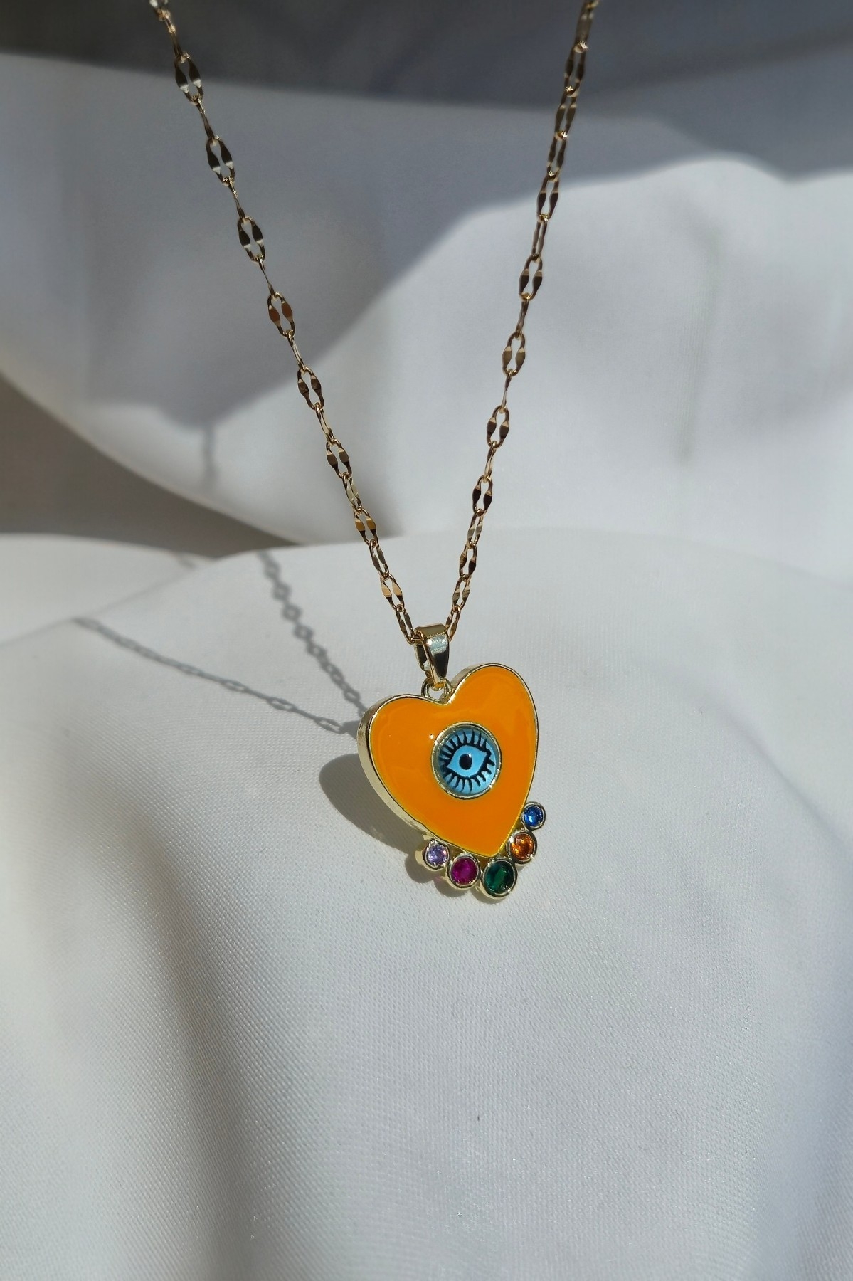 Turuncu Göz Kalp Çelik Kolye