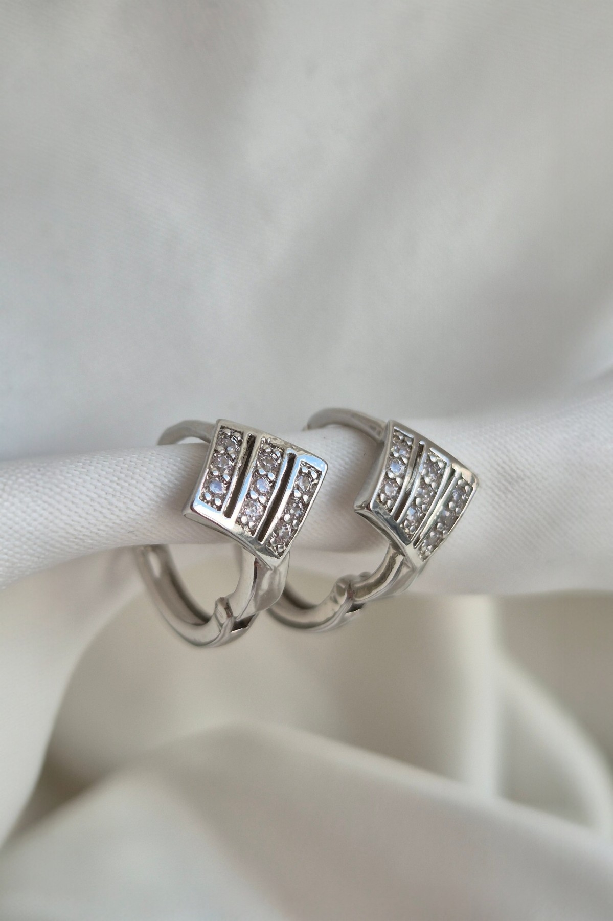 Çelik Gümüş Küpe