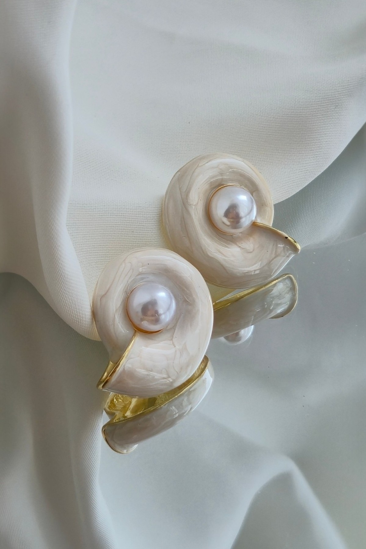 ZR Model Salyangoz Küpe Sedefli İncili